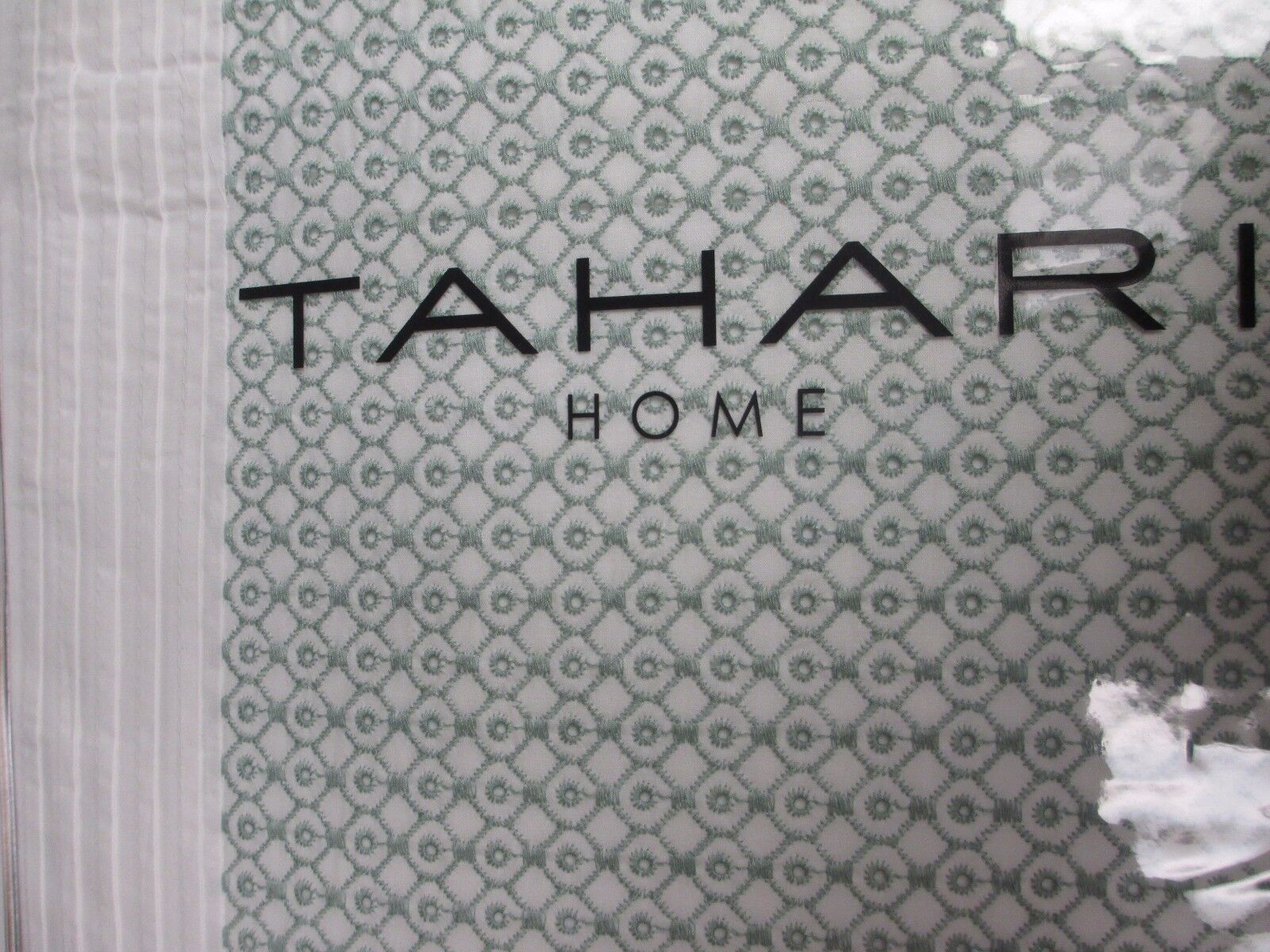 TAHARI Cotton White Green Embroidered Pleated Frame Floral Duvet Set- Full/Queen Super specjalna cena