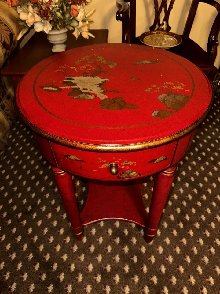 Mesas auxiliares chinas rojas y doradas Chinoiserie Foto 2 de 4