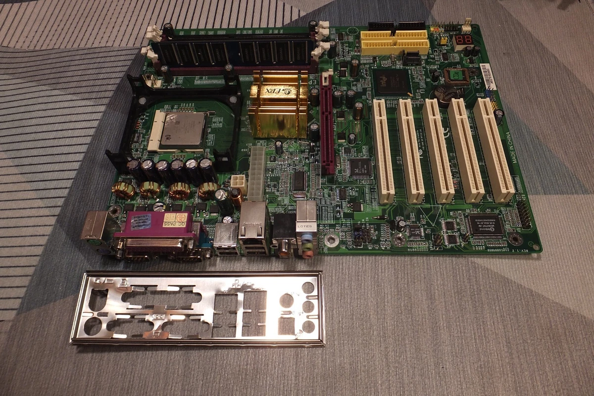 EPoX EP-4PDA3I REV:1.2 Socket 478 Intel I865 Motherboard +P4 2.8.