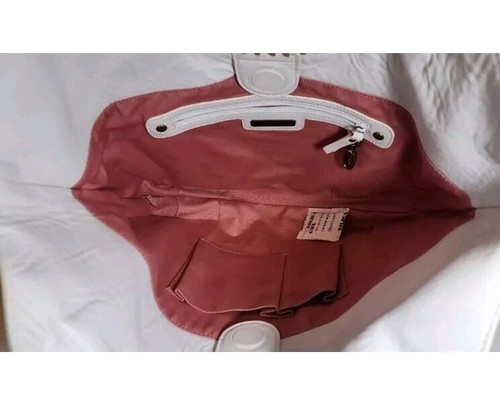 BOLSO VAGABUNDO ISABELLA FIORE SAKS SIGNO DE PAZ PIPER BORDADO CUERO NUEVO SIN ETIQUETAS $695 - Imagen 19 de 20