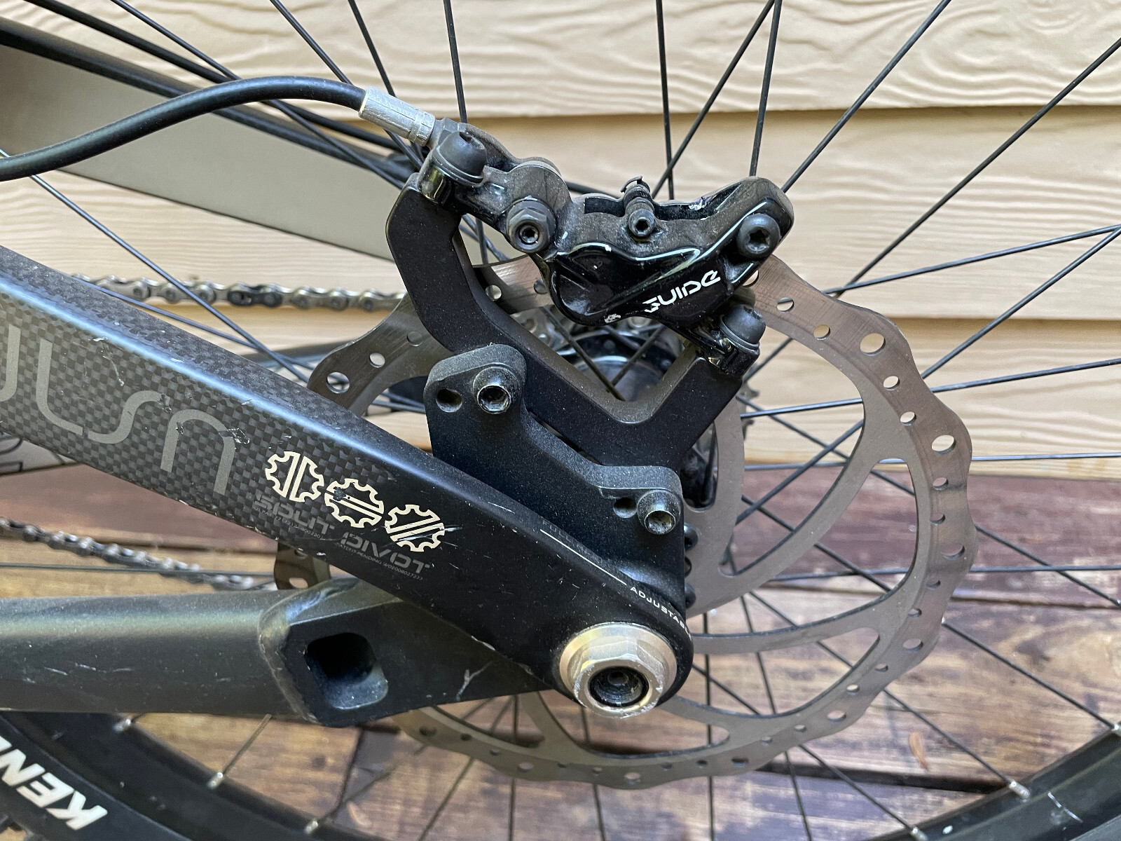 Aluminun / Carbon Devinci Wilson Full suspension "Large" Downhill Mountain Bike