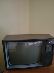 Zenith CRT Television TV 480i Black 19 in Screen Size Less Than 20 in