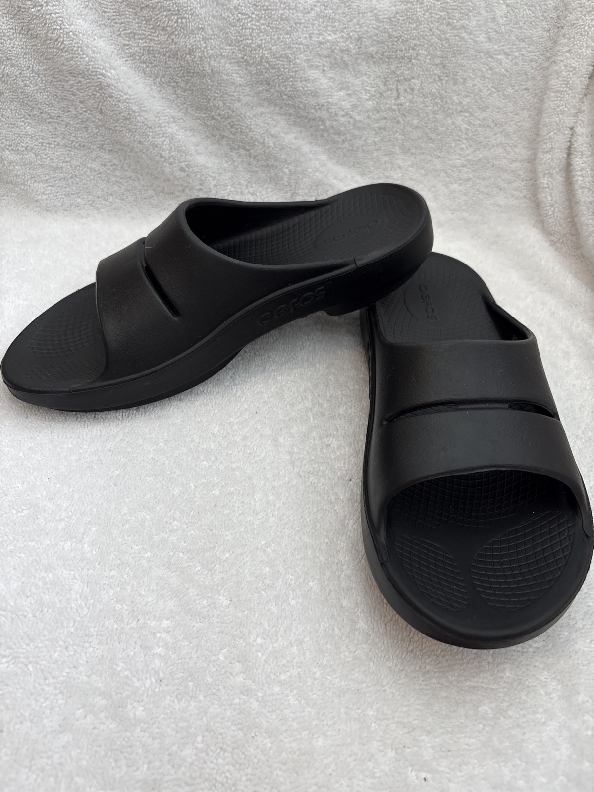 Oofos Ooahh Slide Recovery Sandals Black Comfort Sport Shoes, Men’s 6 Women’s 8