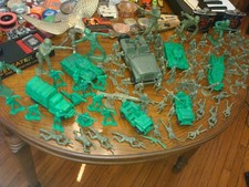 VINTAGE PLASTIC AND RUBBER ARMY AND MARINE MEN HUGE LOT MADE IN USA