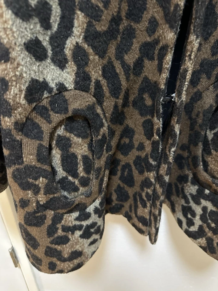 Abrigo Betsey Johnson Vintage Lana Estampado Leopardo, Talla 2X Foto 2 de 4