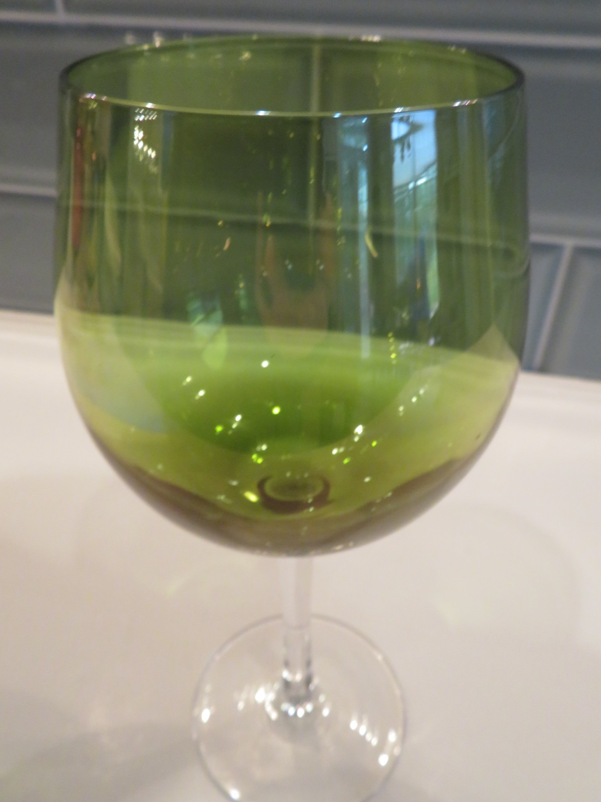 Set 4 Vintage Multicolor Iridescent Wine Water 8 1/2in Glasses Goblets Stems