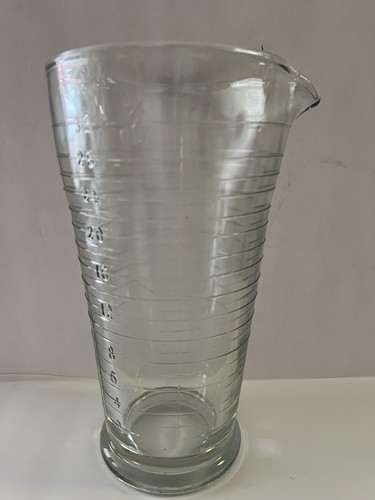 Eastman Kodak Graduated Glass Measuring Beaker 32oz.