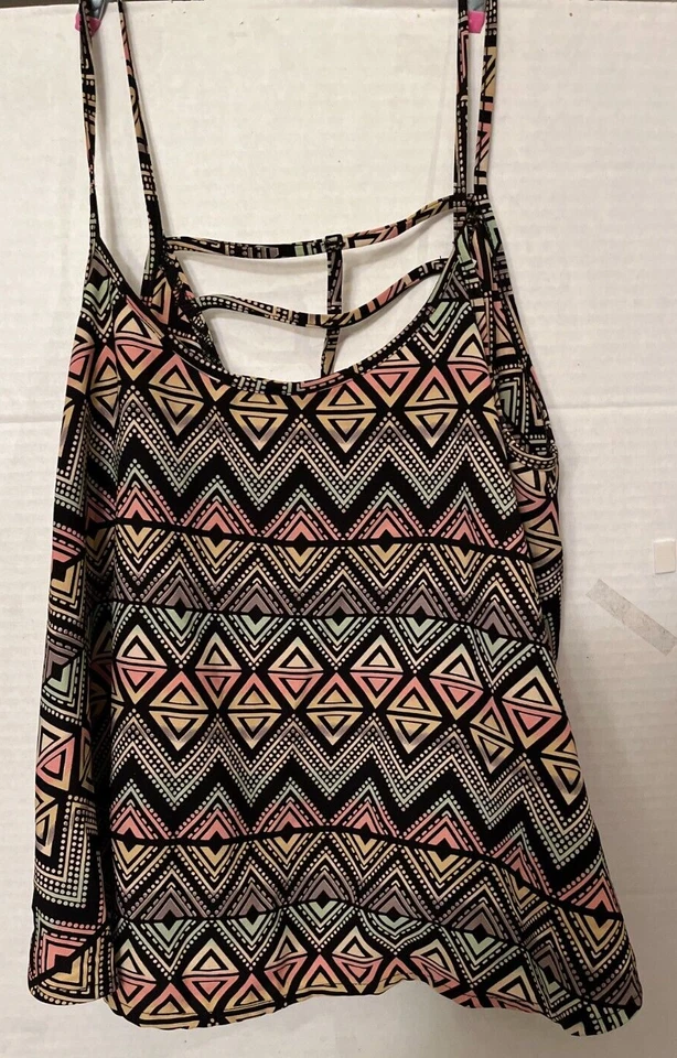 Top corto soprano para mujer mediano Chevron dobladillo asimétrico bruja gótica Foto 2 de 4