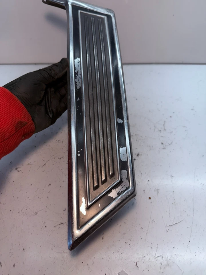 Ford Gran Torino Sport 1972 guardabarros delantero izquierdo moldura inferior Ranchero B44-2 Foto 2 de 4