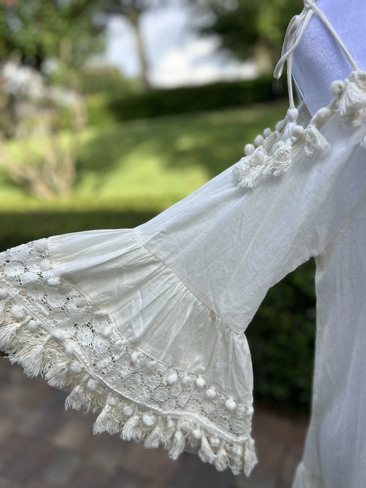 OFF WHITE Abito Antica Sartoria Off White Peek A Boo Spalla Pizzo POMPOM