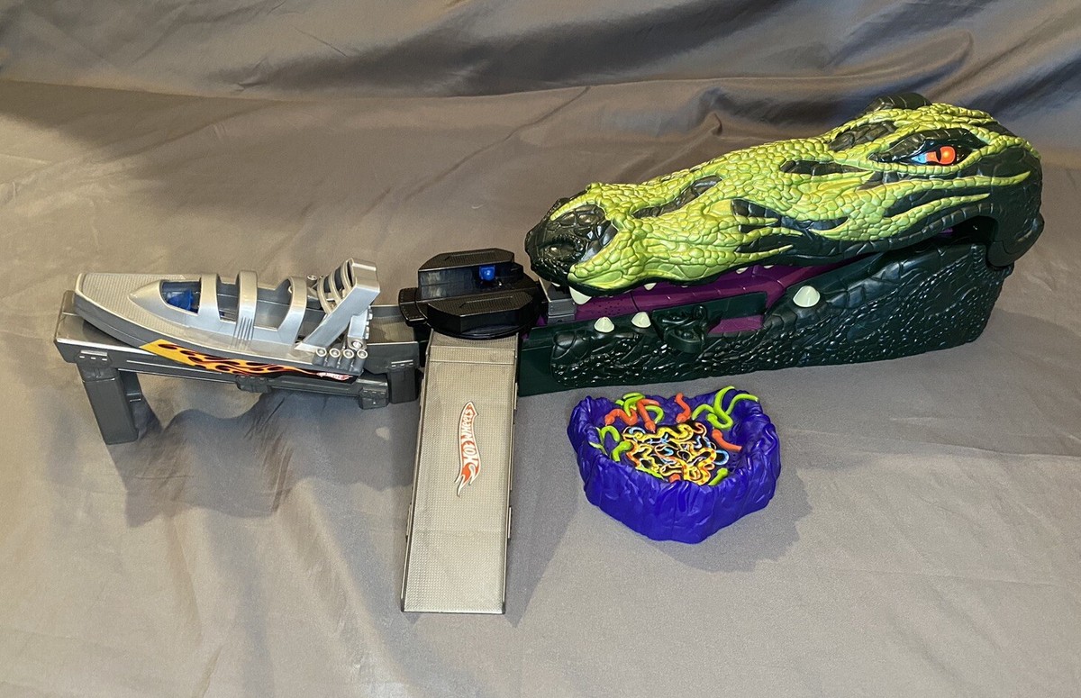 Hot Wheels Crazy Croc 2006 Track Playset Discontinued Rare Toy Car