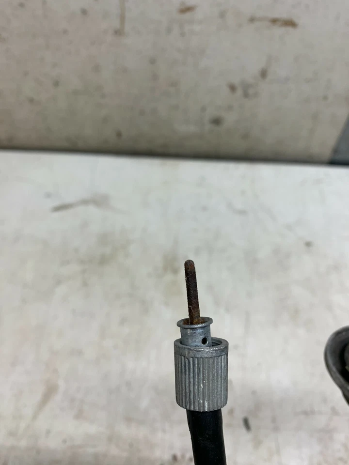 Suzuki GS550L 1982 OEM velocímetro accionamiento con cables Foto 3 de 3