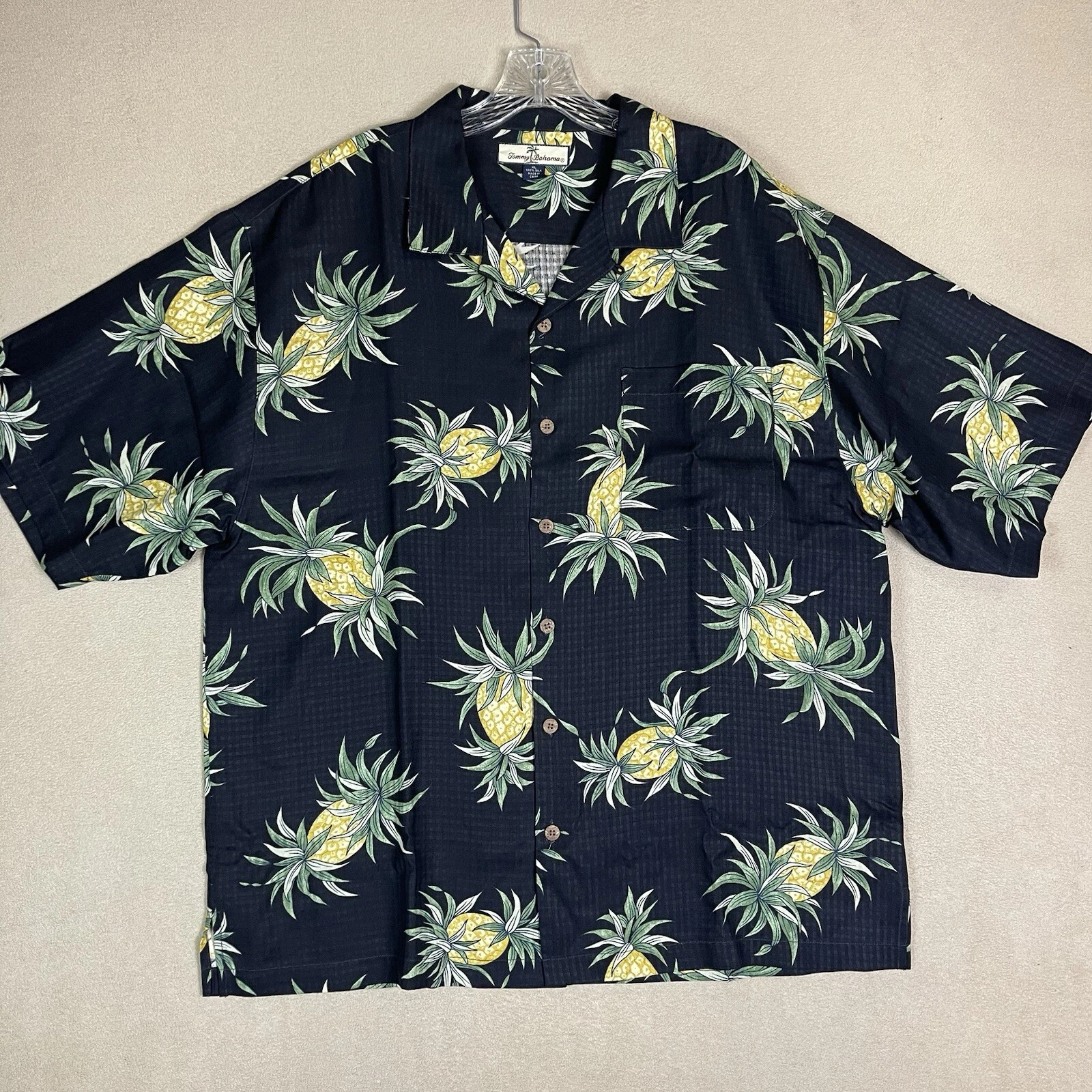 Tommy Bahama Shirt Mens XL Black Pineapple Print Hawaiian Silk Relaxed Fit