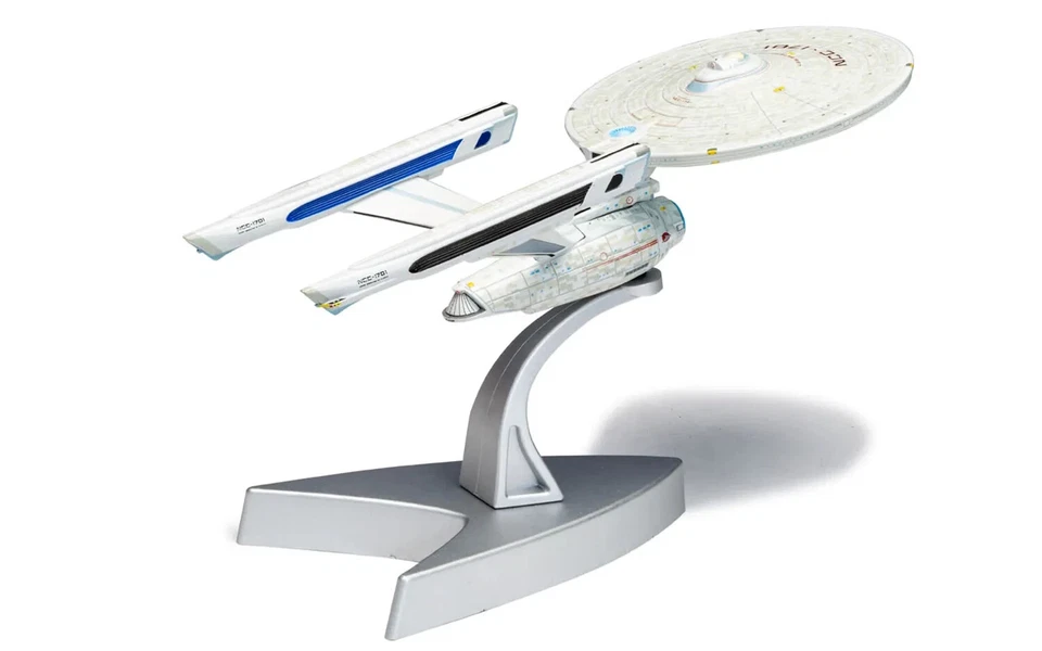Star Trek - USS Enterprise NCC 1701 Refit The Wrath of Khan Corgi CC98001 - Image 4 of 4