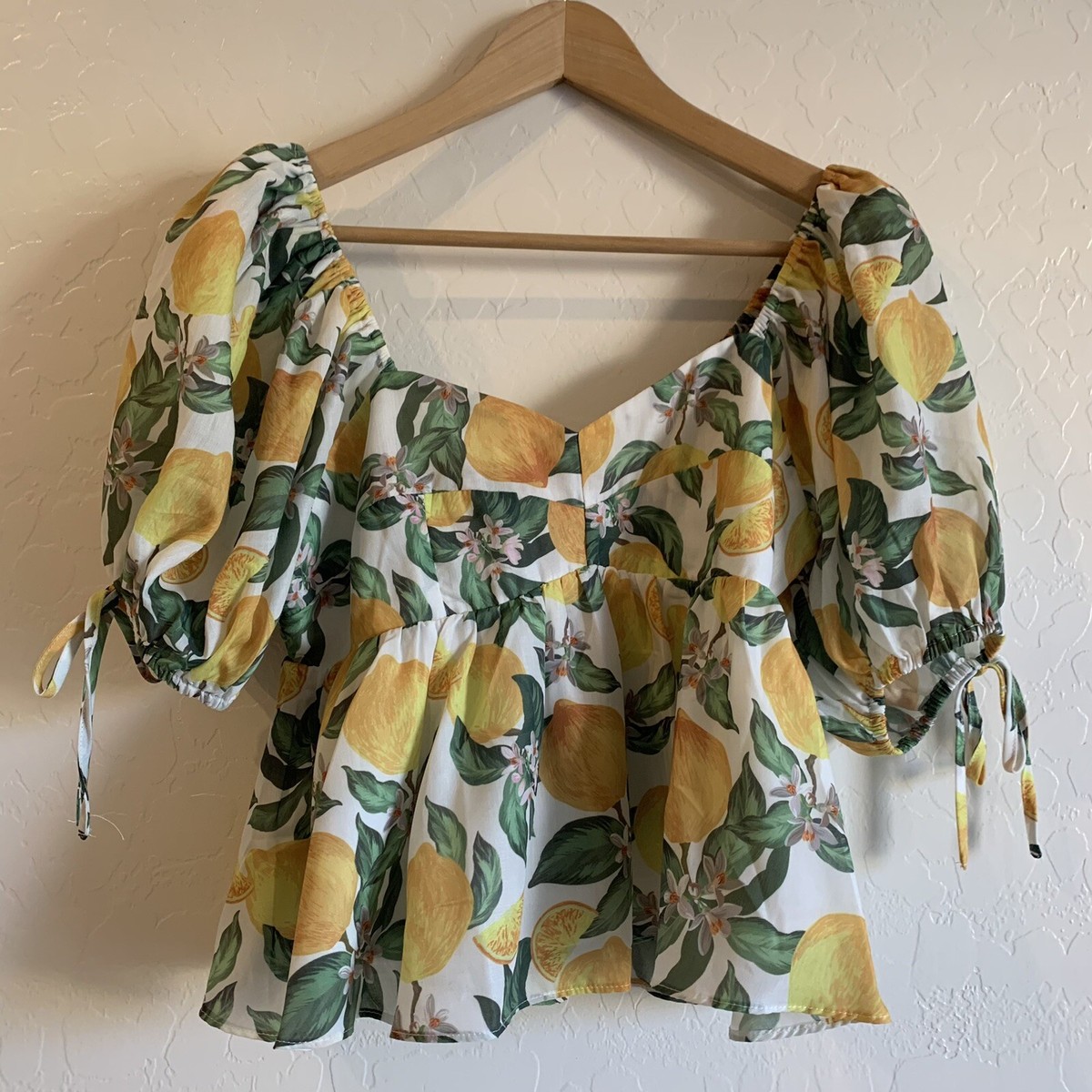 【LUV IS TRUE】正規品 送料無料 SM RIBBON PUFF PATTERN TEE t2102003-1.jpg
