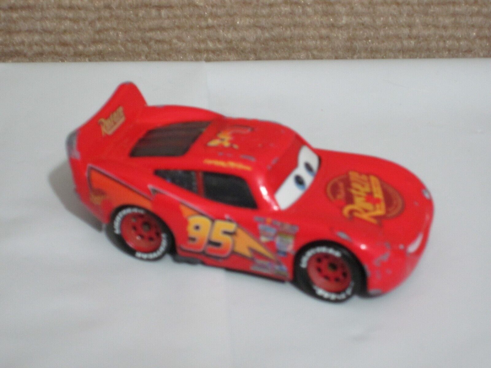 DISNEY PIXAR CARS LOOSE WET LIGHTNING MCQUEEN SAVE 6% GMC 8