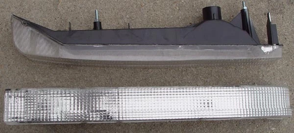 VOLVO 740 1983-89 760 1985-86 FRONT TURN SIGNAL LIGHT SET OF 2 NEW - Image 2 of 3