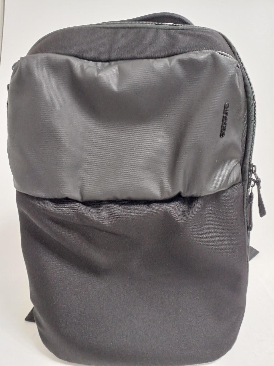 Multifunctional Backpack Model QC 042964 INCASE - image 1