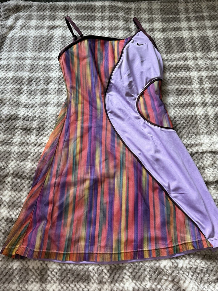 NIKE MARIA SHARAPOVA ARCO IRIS PRECIOSO VESTIDO TENIS MULTI VIOLETA S PEQUEÑO Foto 2 de 4
