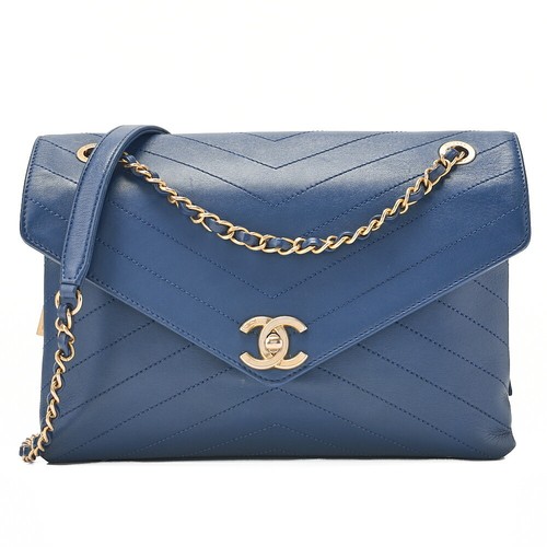 CHANEL Calfskin Chevron V Flap Chain Shoulder Blue Bag 287595