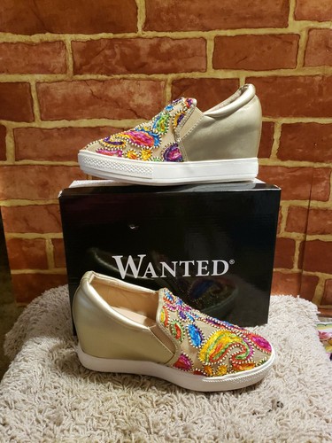 WANTED Brand Fashion WEDGE SLIP ON Multi color GOLD SZ 10M NEW 2866