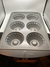 Wilton - Fluted 6 Mini Bundt Cake - 18 x 11  ...