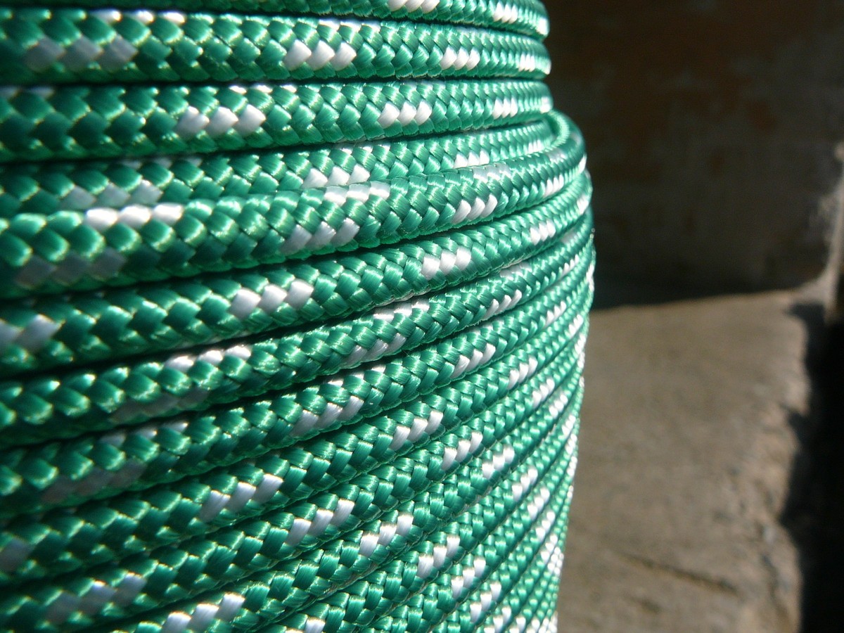 NovaTech XLE Dacron Sailboat Rope – 5/16" X 50' – White/Green Halyard Sheet Line