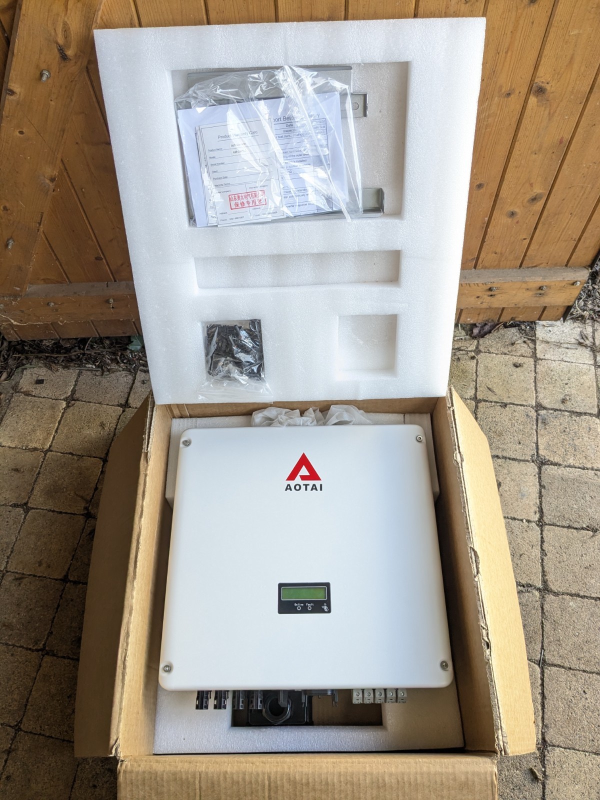 Onduleur solaire 22kW AOTAI ASP-20KTLC boîtier IP65 haute fiabilité