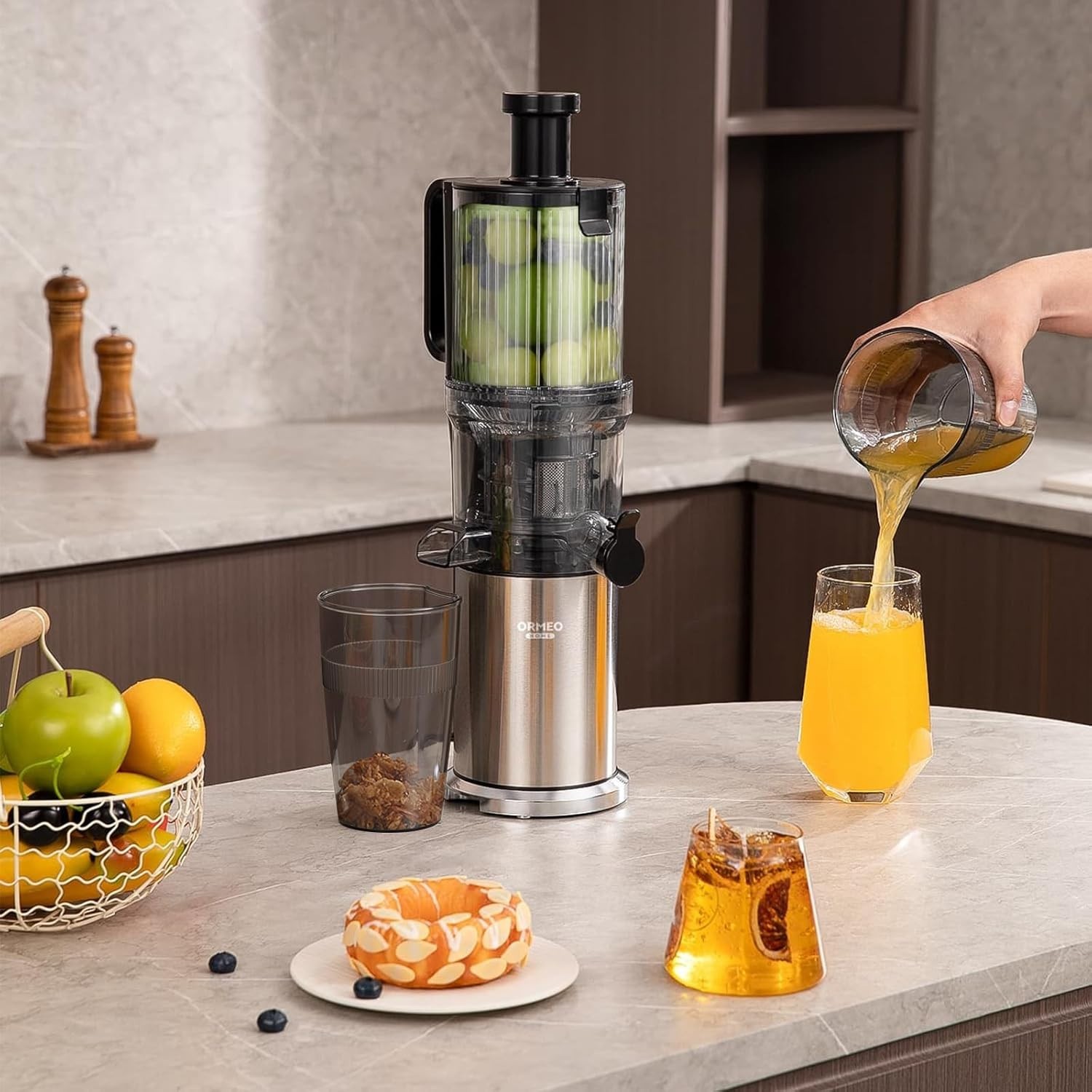 Cold Press Juicer Machine 5 Inch Feed Chute Masticating Juicer Easy Clean