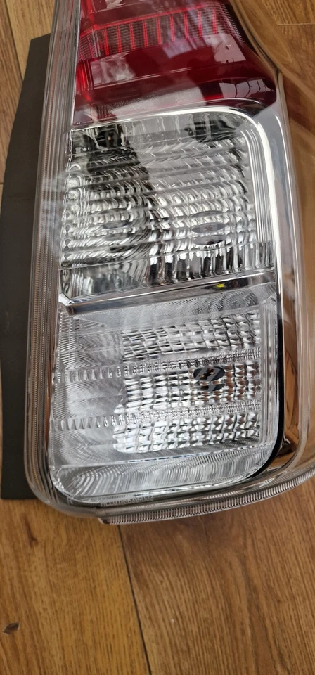 TOYOTA PRIUS + PLUS REAR LIGHT BRAKE LAMP DRIVER SIDE RIGHT  2013 -2021(IMPORT) - Image 4 of 4