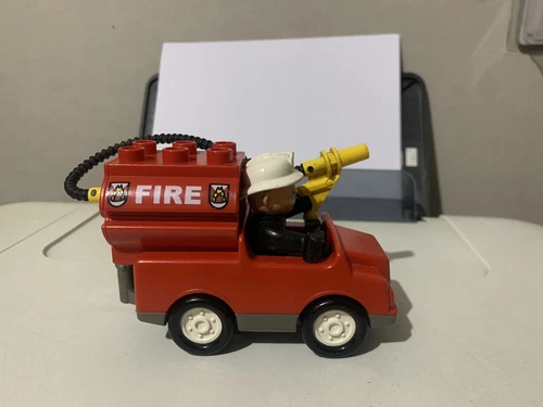 LEGO DUPLO TOWN VINTAGE FIRE TRUCK & FIREMAN#3083 RARE HARD TO FIND 2001 VGC