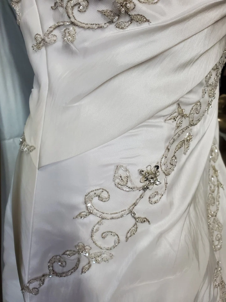 Sophia Tolli Strapless Wedding Dress Corset Back Size S/M Beading Adjustable - Image 4 of 4