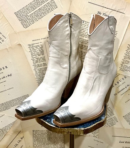 Stivali western Free People Brayden in pelle punta di peltro osso d'avorio 38,5/8,5 NUOVI - Foto 5 di 8