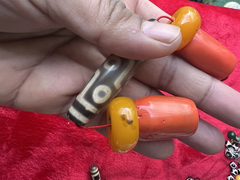 Cuentas Dzi de ágata roja natural del Tíbet antiguo Foto 2 de 4