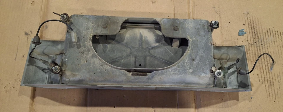 1968 Oldsmobile 88 98 Rear Fuel Door License Plate Holder Bracket w/ Light OEM Foto 3 de 4