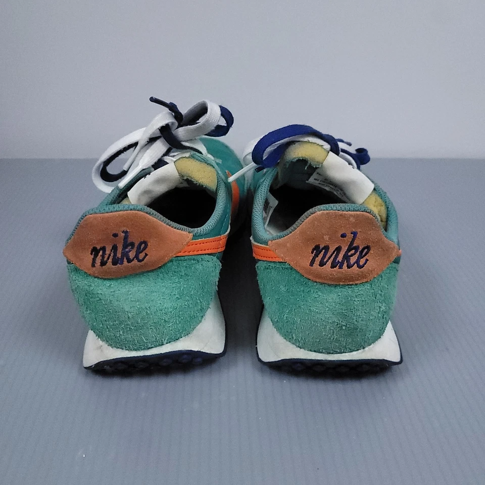 Size 7.5 Nike Waffle Trainer 2 First Use Green Noise DH4390-300 VGUC Nice - Image 3 of 4