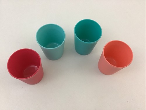 Tupperware Kids Mini Play Set Cake Taker Server Plates Pitcher & Tumblers - Picture 5 of 15