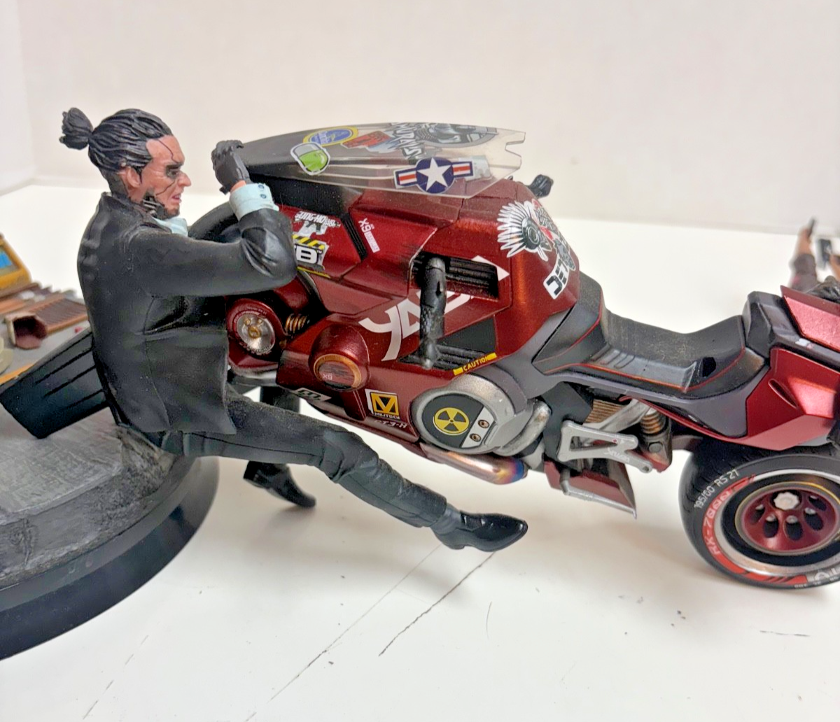 CD Projekt 2020 Cyberpunk 2077 Collectors Edition V Figure