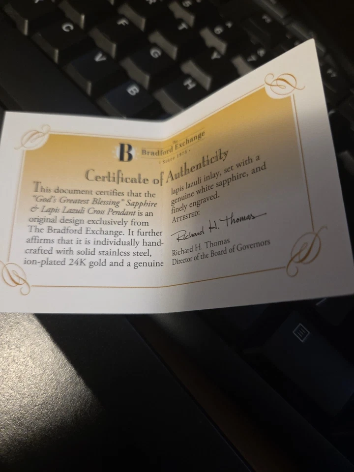 Collar colgante cruz lapislázuli para hombre Bradford Exchange venta al por menor $99 Foto 4 de 4