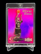 1997/98 Skybox SCOTTIE PIPPEN “SILVER SLAM” METAL UNIVERSE HOLO SP INSERT 4 / 20