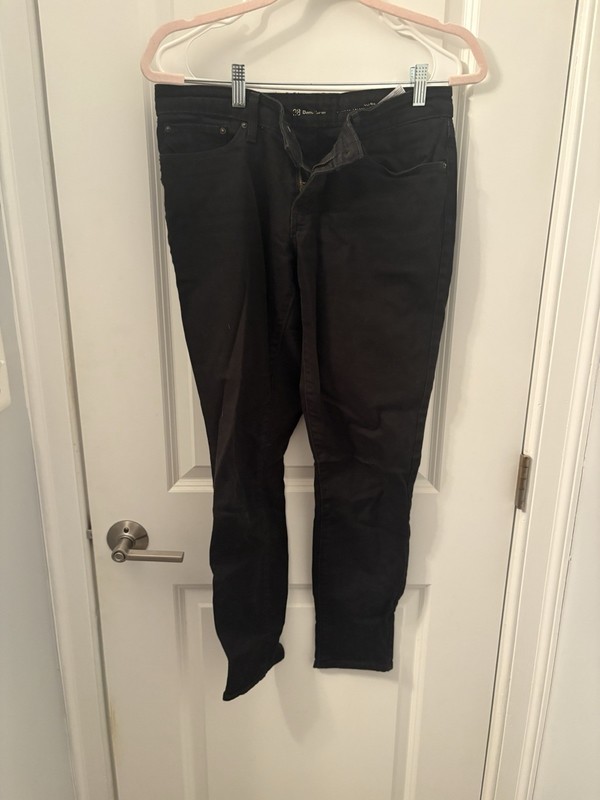 Levi Women’s Black 28 Inch Demi Curve Mid Rise Skinny Jeans