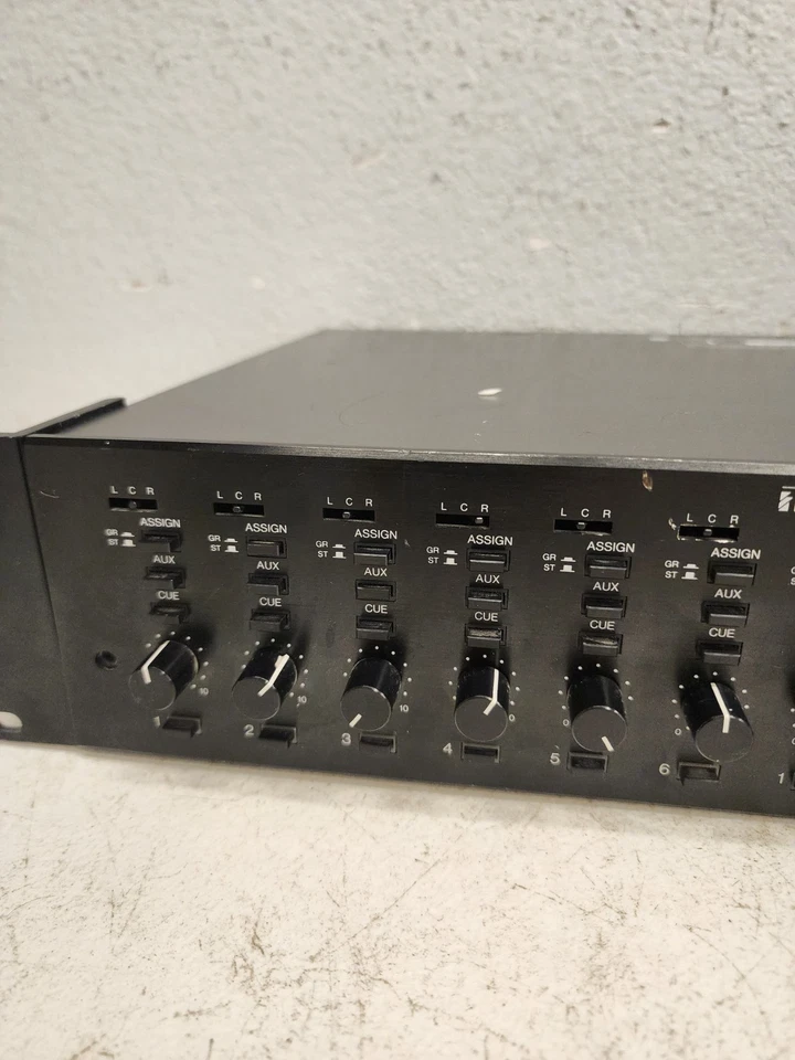 TOA 1000 Series Stereo Mixer M-1264 Rack Mount. - Image 4 of 4