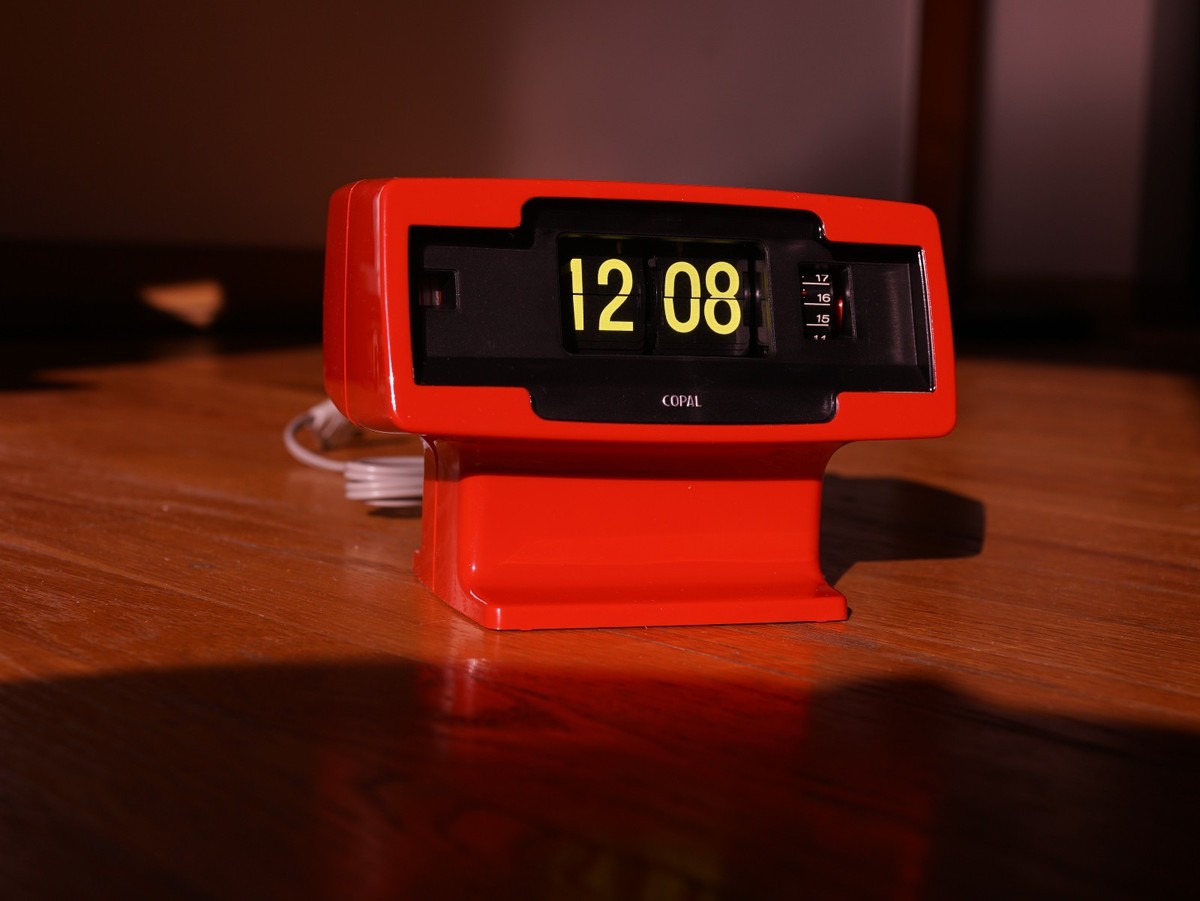 Copal Flip Clock Black Light Alarm New NOS 220v 50Hz Europ Austral