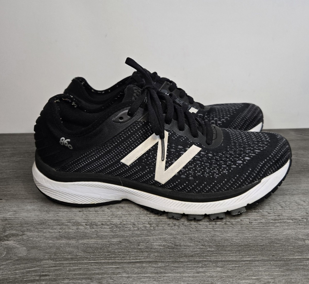 New Balance 860 V10 Gray and Black Athletic Shoes New Balance Womens 860 V10 W860P10 Gray Running Shoes  main image 2