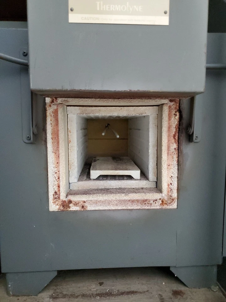 Horno Thermolyne Lab/Mufla/Caja Modelo FA 1630-1 (5,5L) con controlador Foto 3 de 4