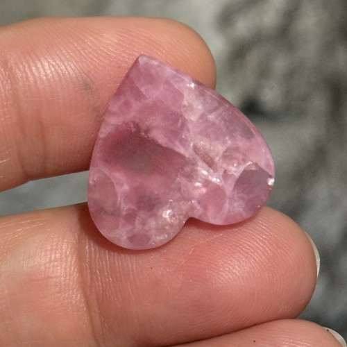 11.2ct 20x20x3mm Smooth Pink Cobalt Calcite Heart Cabochon Gem - Picture 9 of 11