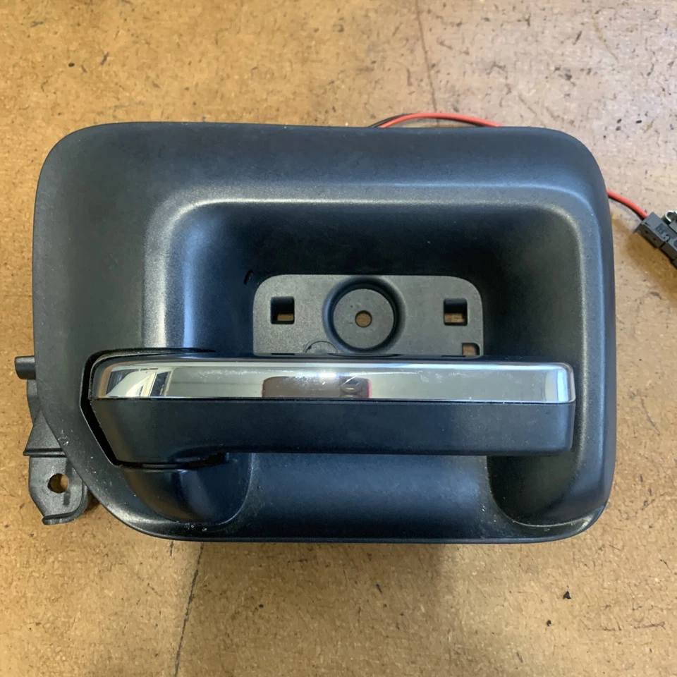 Manija de puerta interior delantera izquierda cromada Silverado Sierra 15-19 23142287 13590556 Foto 3 de 4