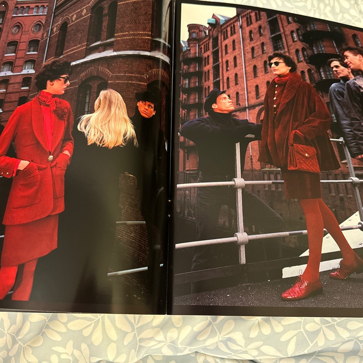 CHANEL 1989-1990 AUTUMN WINTER INES DE LA FRESSANGE CATALOG