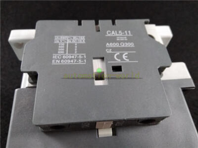 1PCS NEW OMRON Time Relay H3DE-M2 24-230V H3DEM2