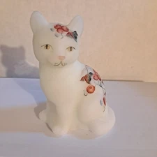 Vintage Custard Glass Fenton Cat Figurine Signed Hand-painted Berries 3.5"